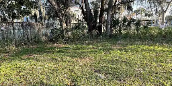 916 23RD E