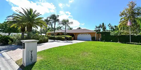 7137 WESTMORELAND