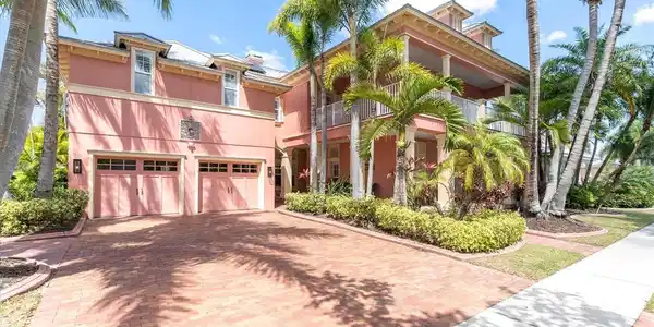 825 ISLEBAY