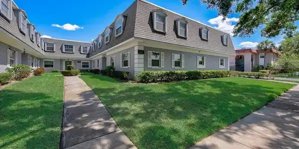 1727 BELLEAIR FOREST