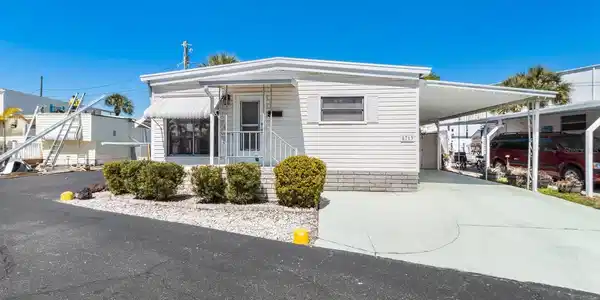 8713 44TH N