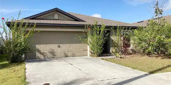 637 CHATHAM WALK