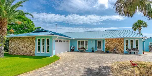 2117 RIVERSIDE