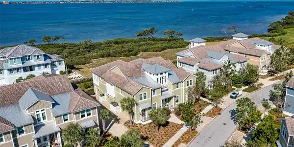 326 COMPASS POINT
