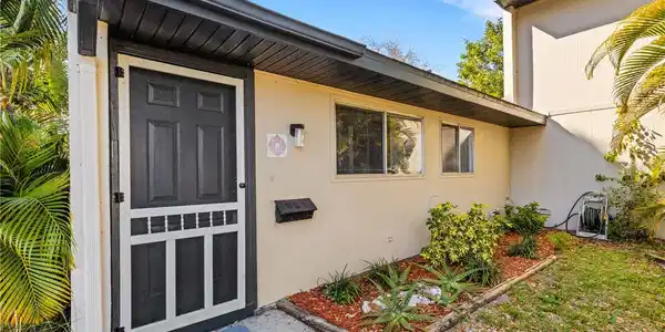 921 BYRON