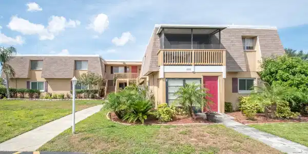 1000 APOLLO BEACH