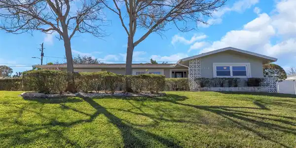 3924 HIGH BLUFF