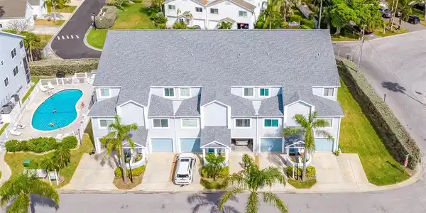903 HARBOUR HOUSE