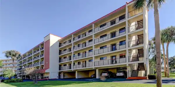 9433 HARBOR GREENS