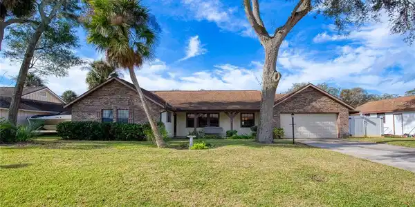 1108 WANDERING OAKS