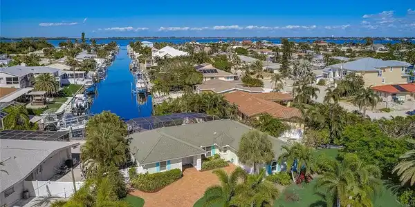 10008 ROYAL PALM