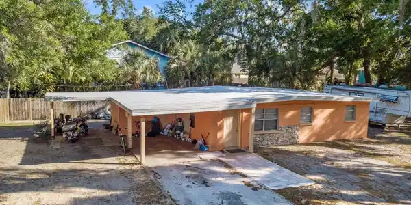 3205 11TH E