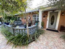 8 BAYOU LN
