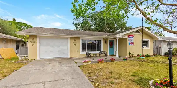 711 LEMONWOOD