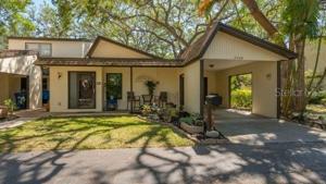 2208 CIRCLEWOOD