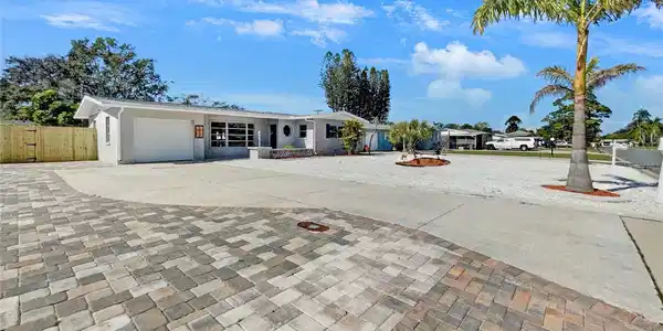 212 62ND NW