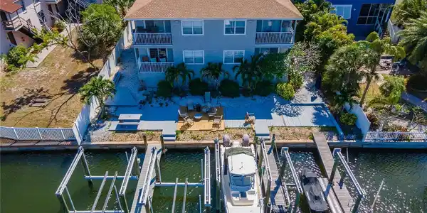 1013 APOLLO BEACH