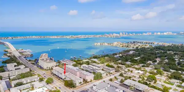 131 BLUFF VIEW