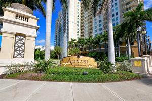 800 N TAMIAMI TRAIL