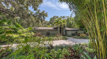1642 SHORELAND