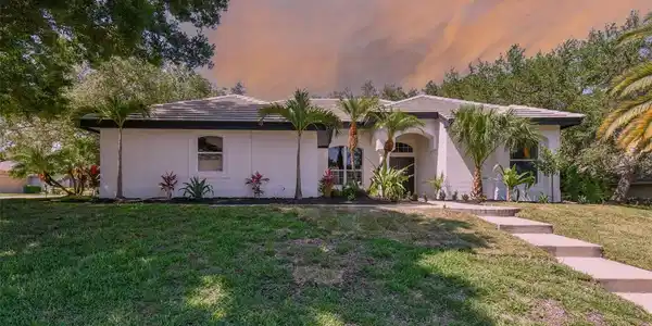 217 HIGHLAND WOODS