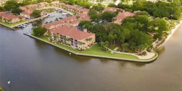 60 RIVERS EDGE