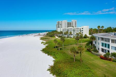 100 SANDS POINT