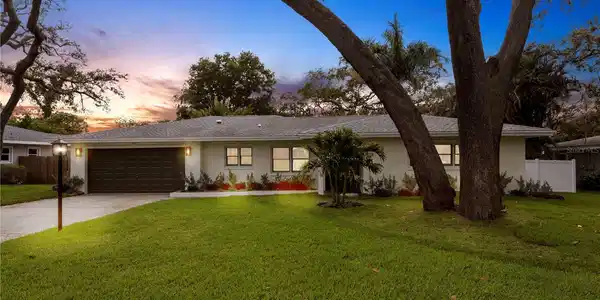 312 CRESTWOOD
