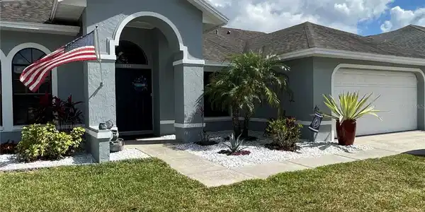 11802 COUNTRY COVE
