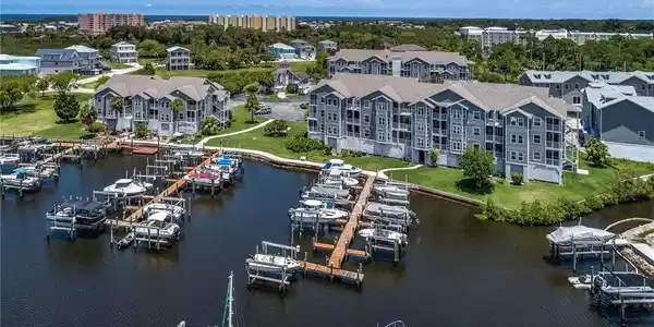 5722 BISCAYNE