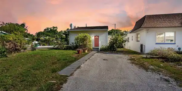 5021 18TH S
