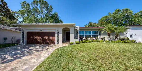 309 BAY HILLS