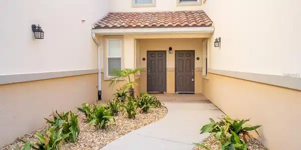 200 RIVERVIEW S