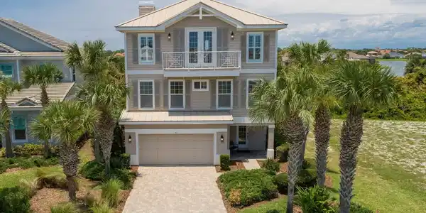 33 CINNAMON BEACH