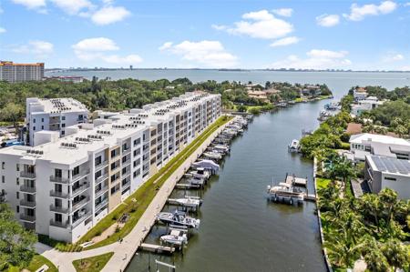 1703 TAMIAMI