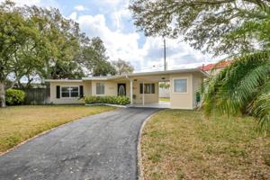 2413 BAYWOOD E