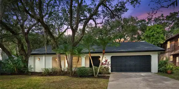 60 BAY WOODS