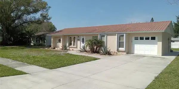 817 CYPRESS WOOD