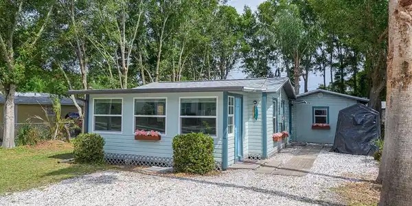 1114 ROSERY NW