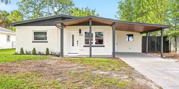 8118 TANGLEWOOD LANE