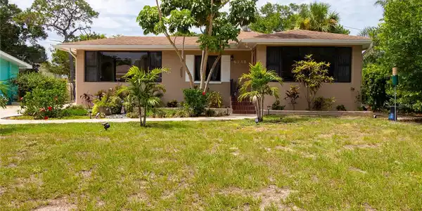 6138 11TH S
