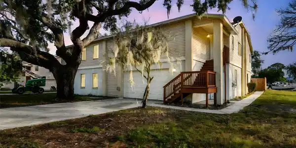 1734 RUMAR LANE