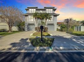 5918 BAYVIEW S