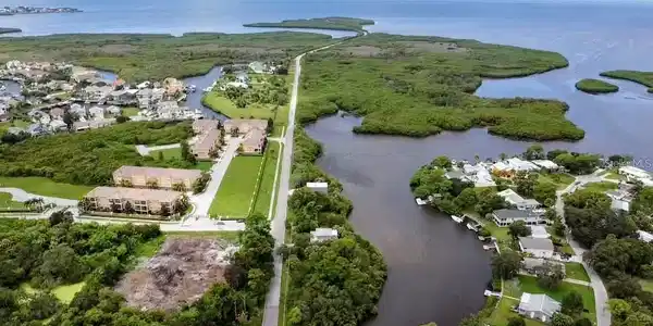 GREEN KEY ROAD