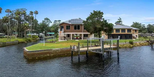 7 OAK DRIVE