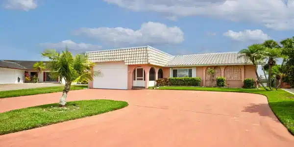 4956 SOUTHSHORE