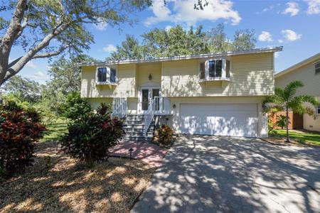 909 LYNNLEA