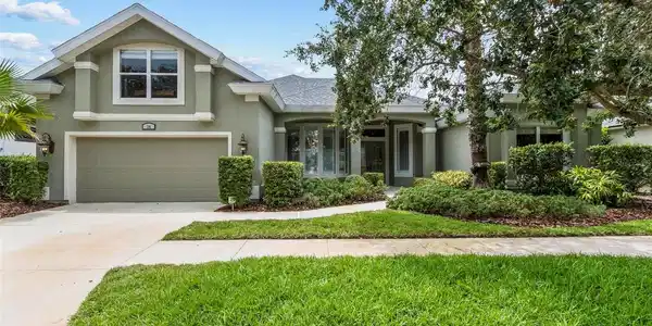 34 EASTLAKE