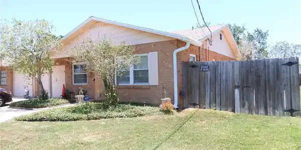 33 LAUGHING GULL LANE