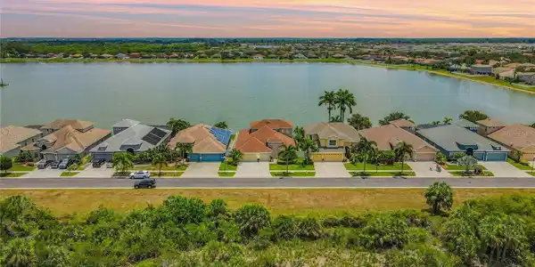 1772 MIRA LAGO